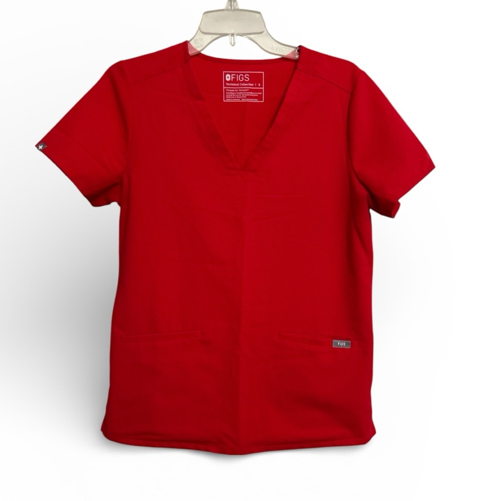Figs Red scrubs top 2 front pockets size small